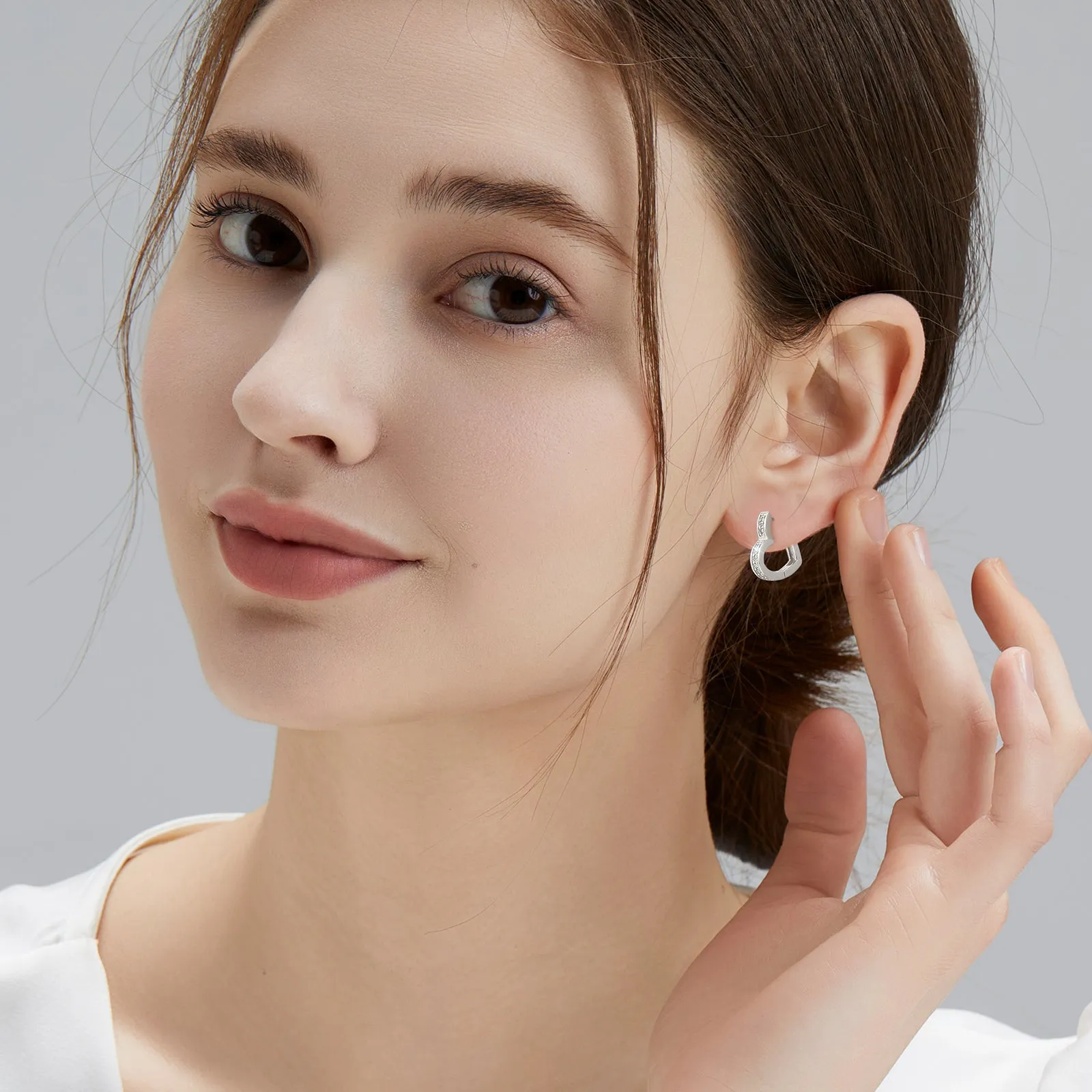 15mm S925 CZ Diamond Heart Hoop Earrings for Women
