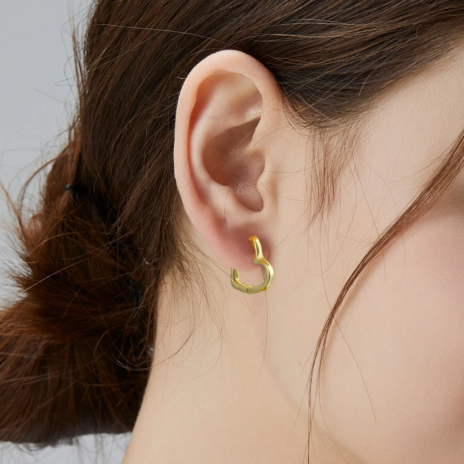 15mm S925 Twisted Heart Hoop Earrings for Women
