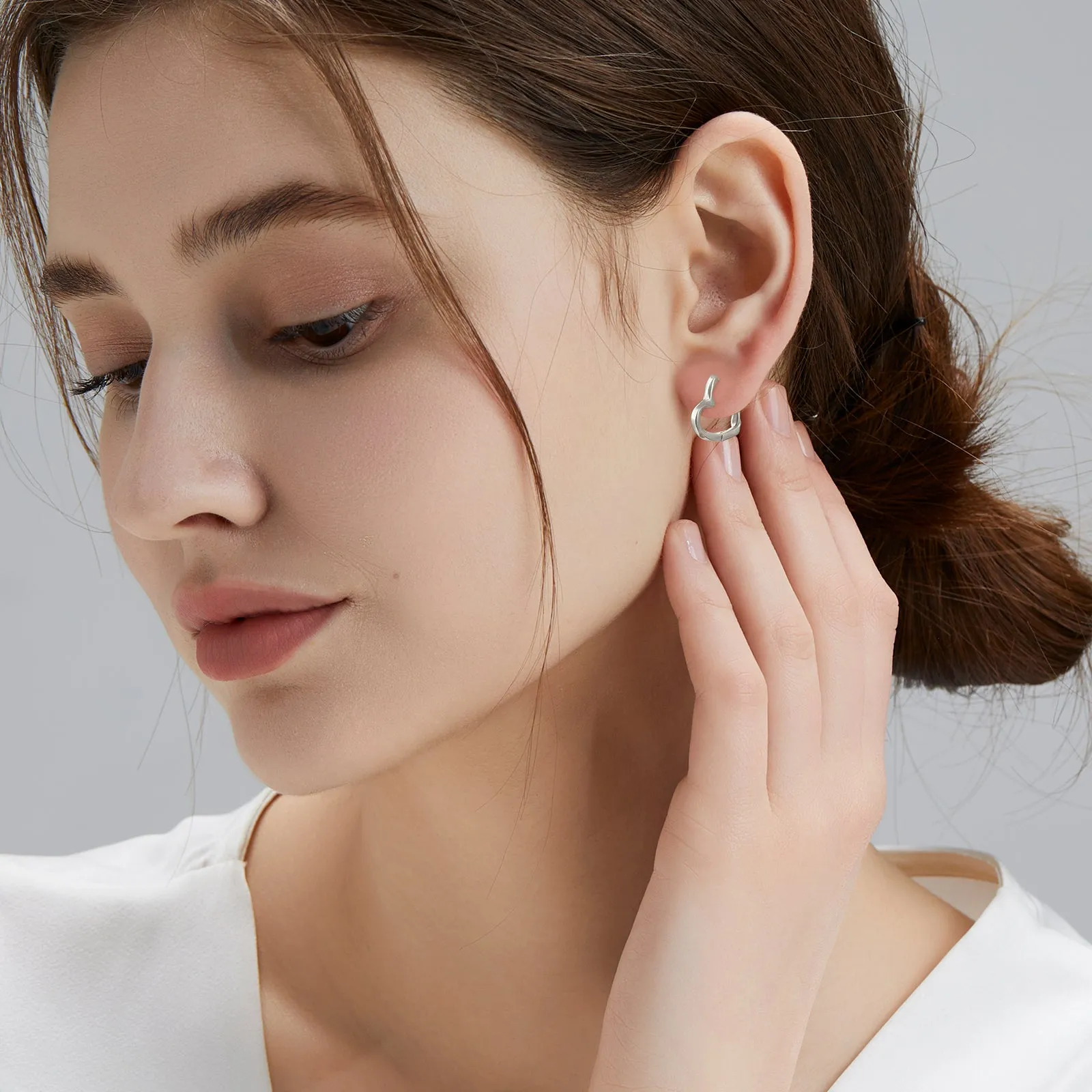 15mm S925 Twisted Heart Hoop Earrings for Women