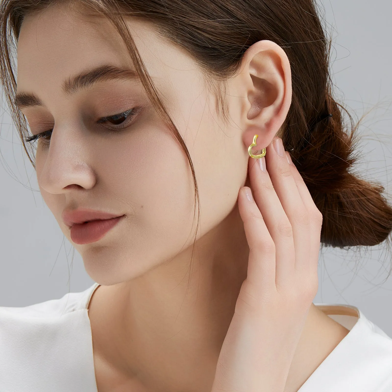 15mm S925 Twisted Heart Hoop Earrings for Women