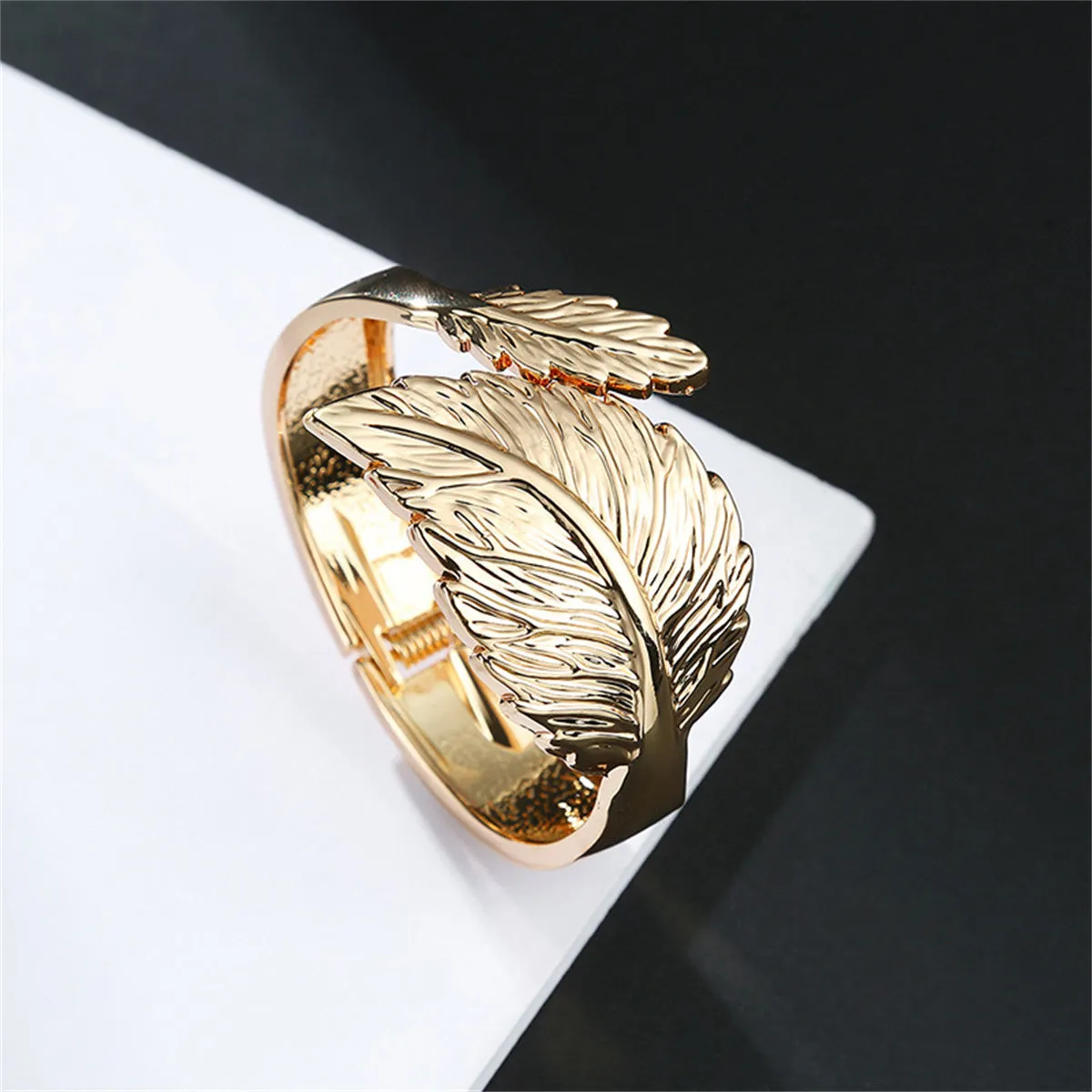 18K Gold-Plated Leaf Bypass Hinge Bangle