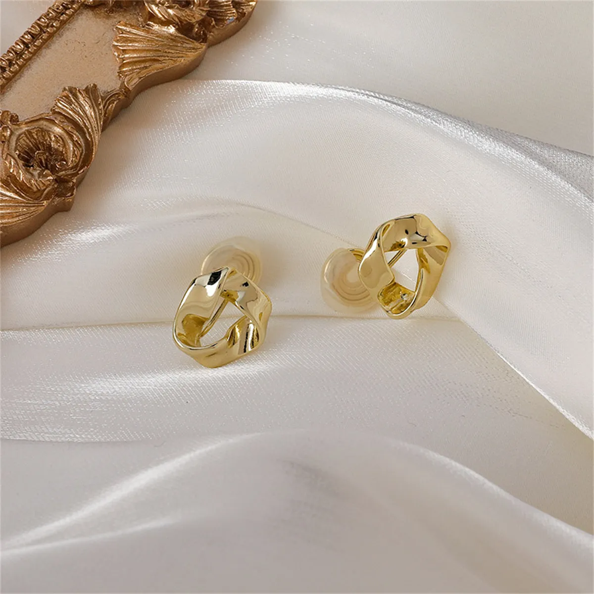 18K Gold-Plated Open-Twisted Ear Cuff