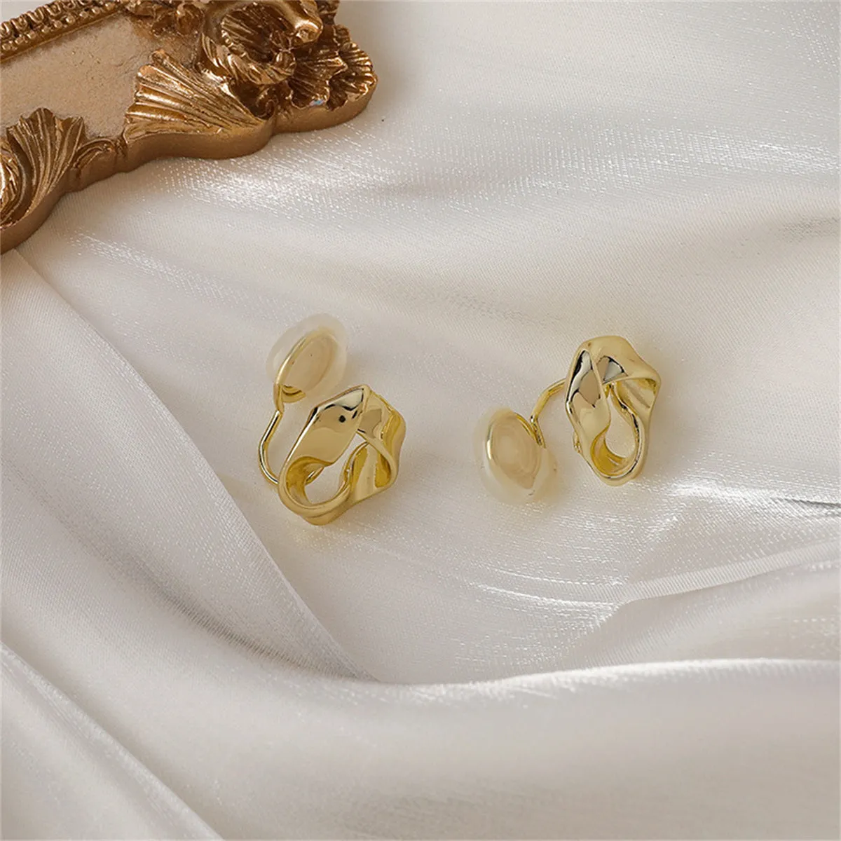 18K Gold-Plated Open-Twisted Ear Cuff