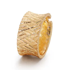 18K Gold-Plated Rhombus Pattern Hinge Bangle