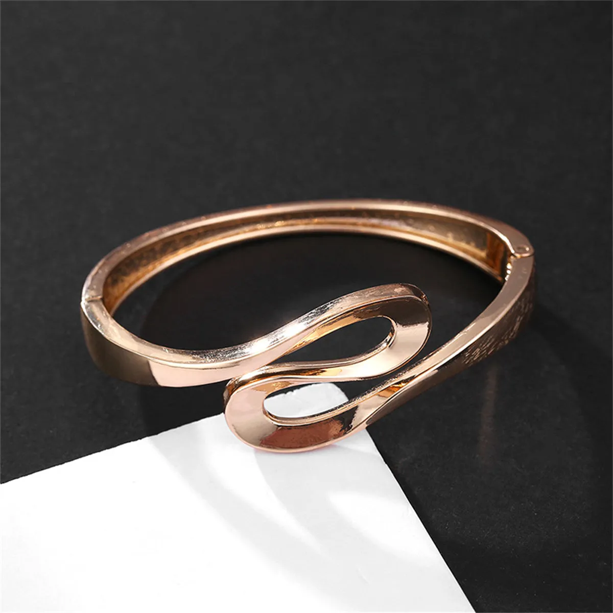 18K Gold-Plated Ribbon Bangle