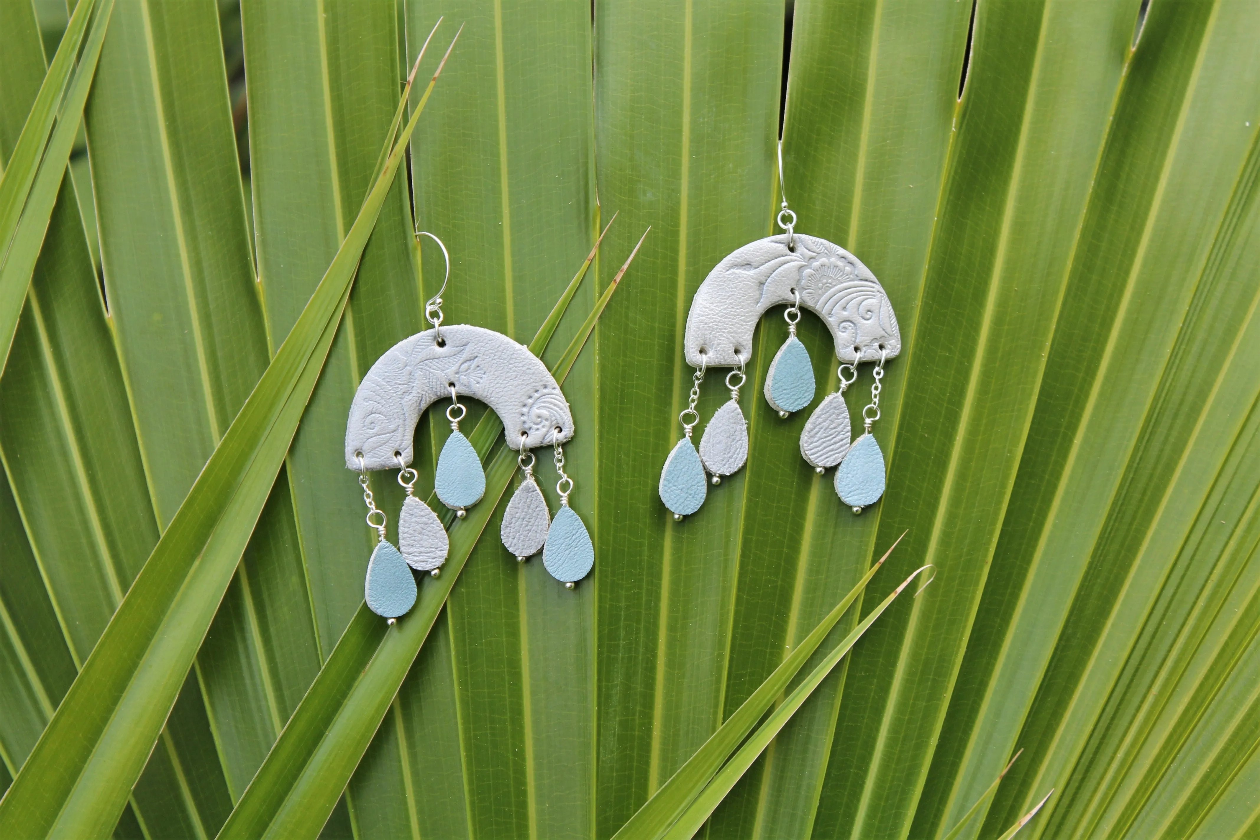 Arch Earring / Silvery Elemental