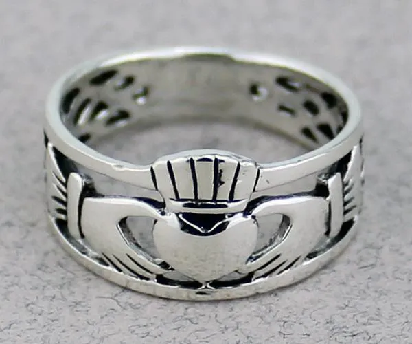 Claddagh Band Ring