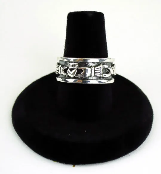 Claddagh Band Ring