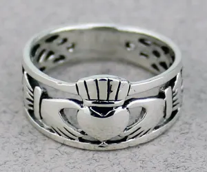 Claddagh Band Ring