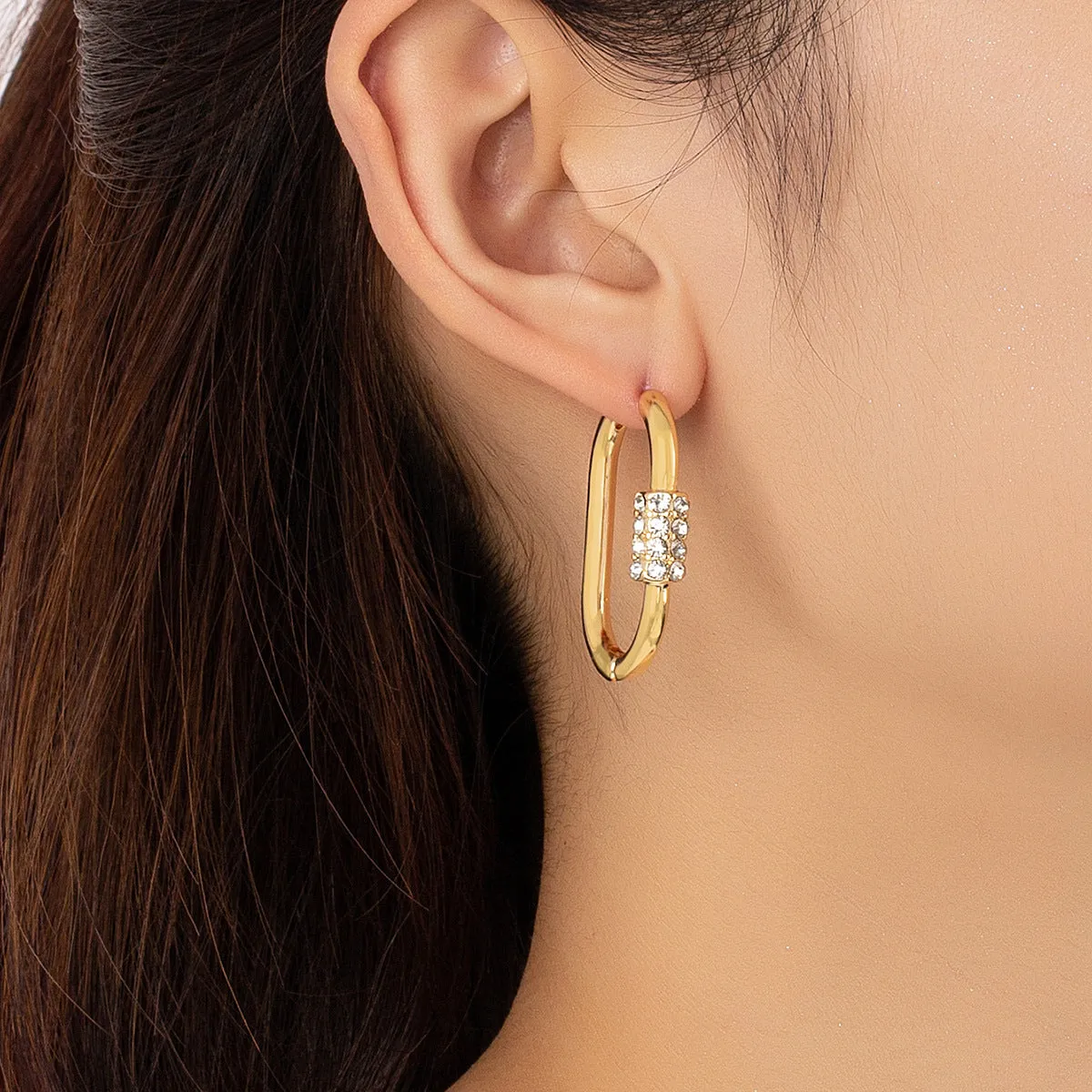 Cubic Zirconia & 18K Gold-Plated Coil Oval Huggie Earrings