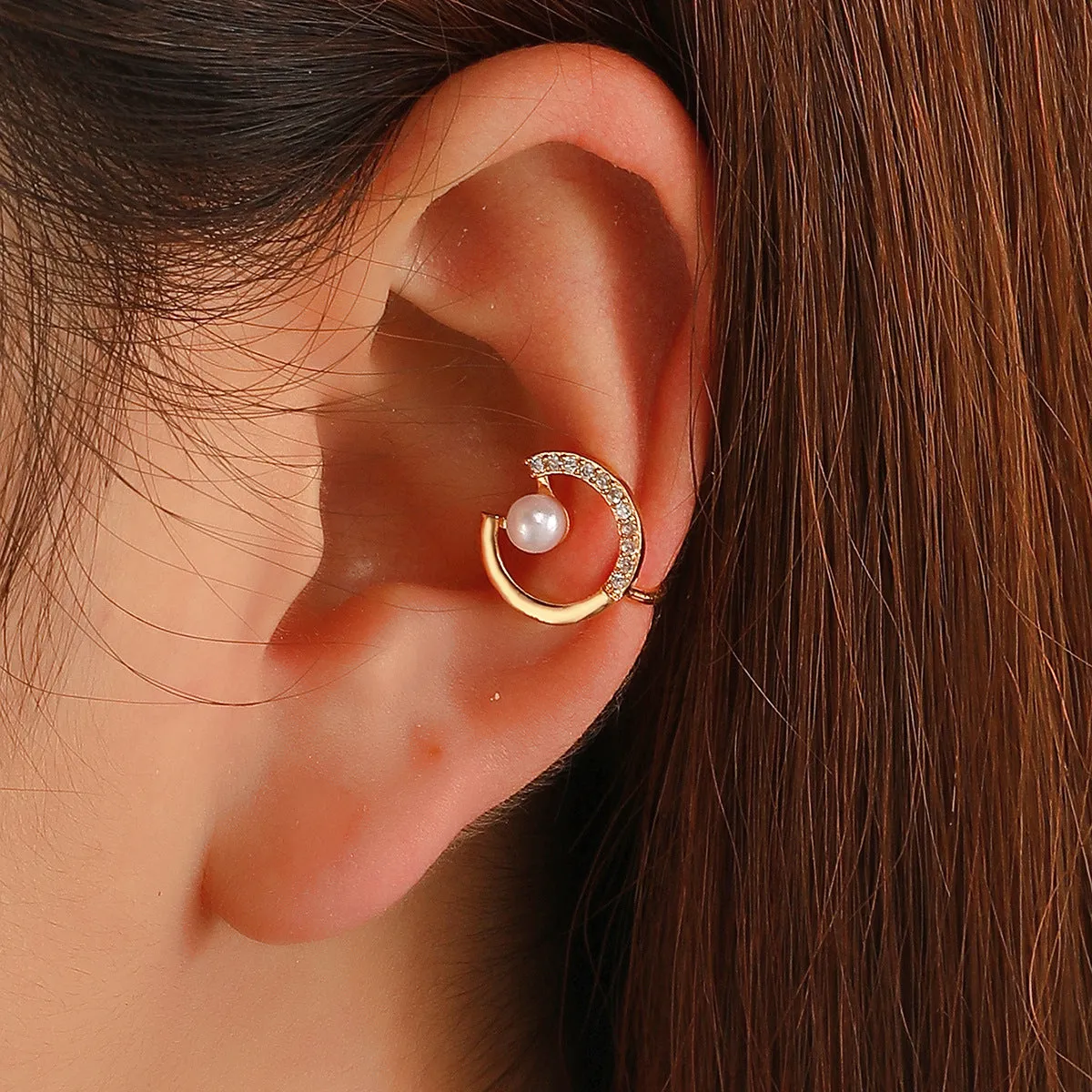 Cubic Zirconia & Pearl 18K Gold-Plated Round Ear Cuff
