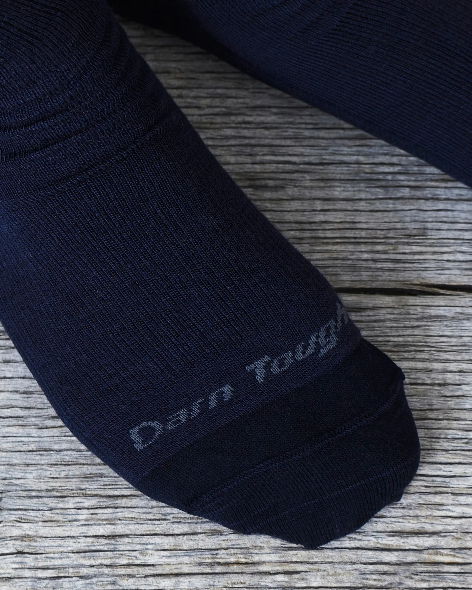 Darn Tough 1480 Navy Merino Wool Lifestyle Mid-Calf Lightweight Socks