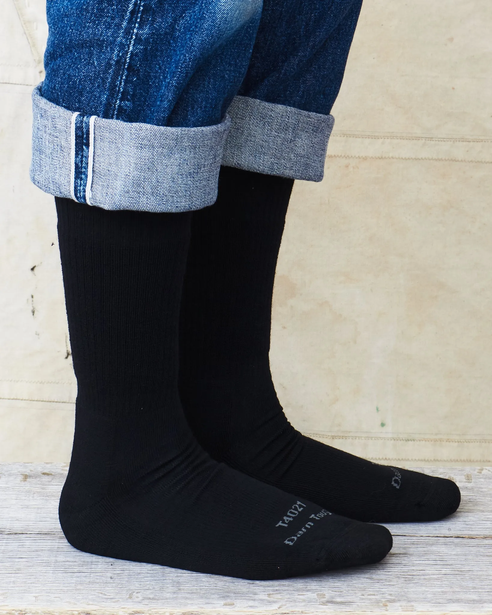 Darn Tough T421 / T4021 Black Boot Sock Midweight Tactical With Cushion