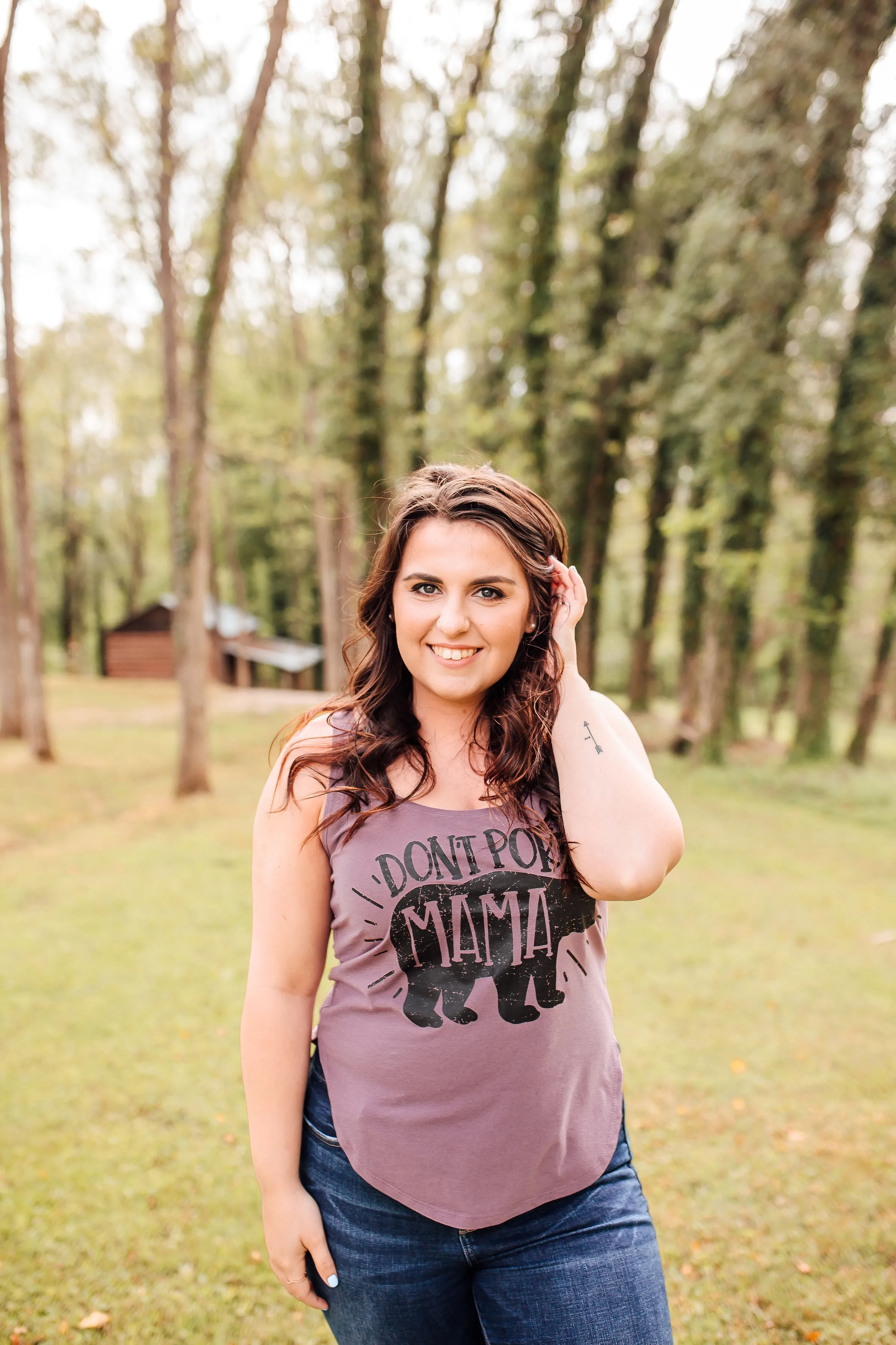 Don't Poke Mama Bear © Women's Scoop Tank (Black)