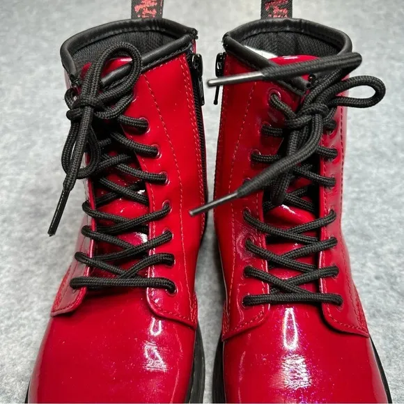 DR. Matenes Boots 1460 Red For Girls. Sz: 5