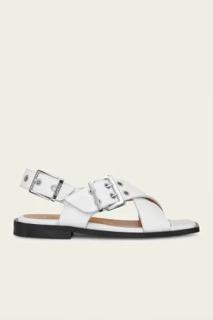 Feminine Buckle Cross Strap Sandal in Egret
