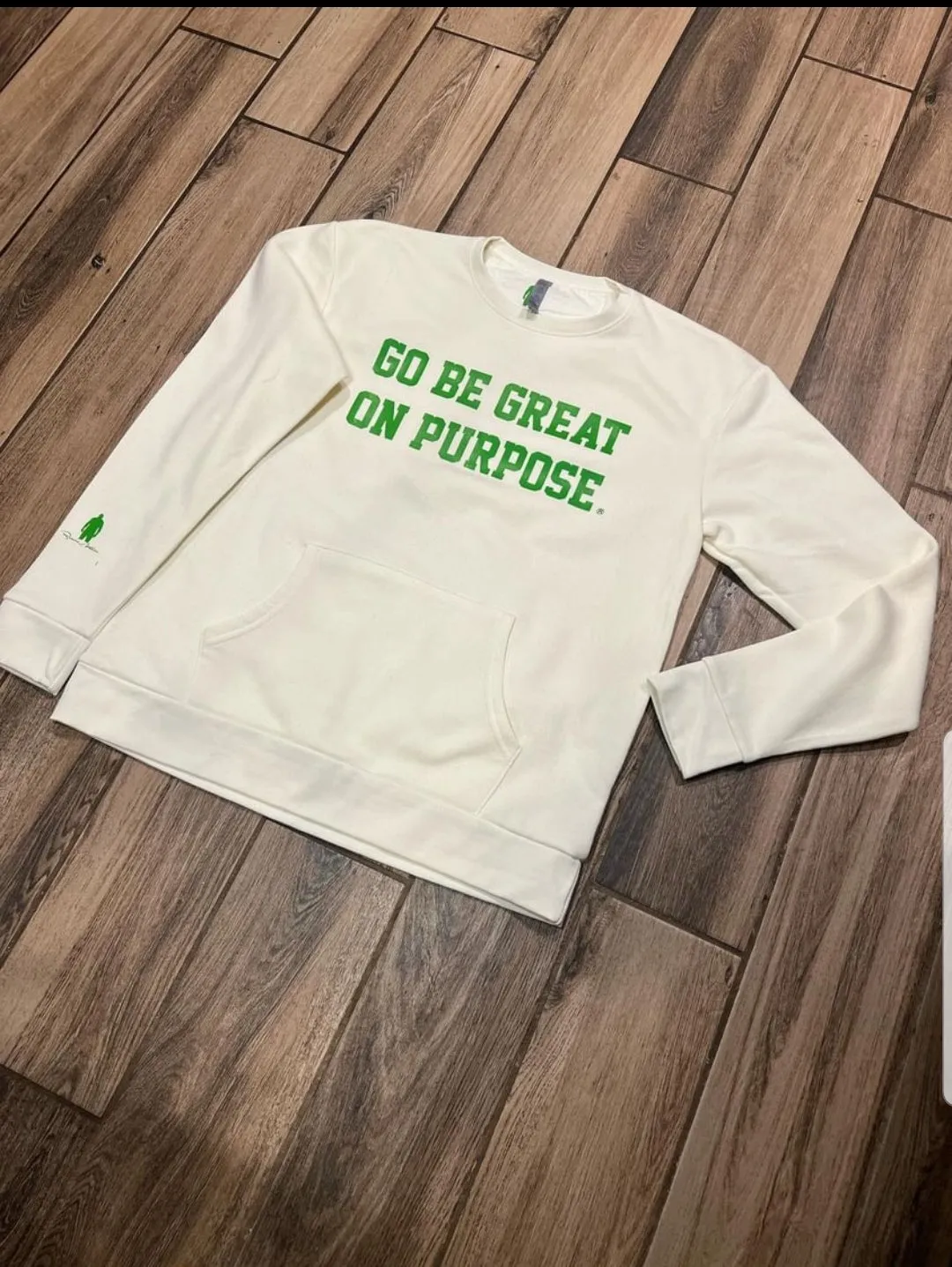 GBGOP Crewneck with pockets in front in Beige with Green