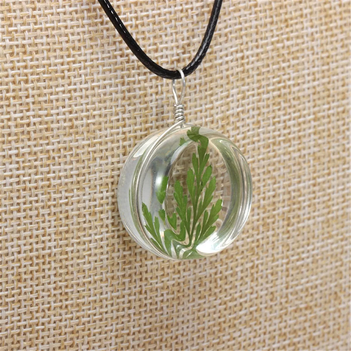 Green Pressed Mugwort & Silver-Plated Rope Pendant Necklace