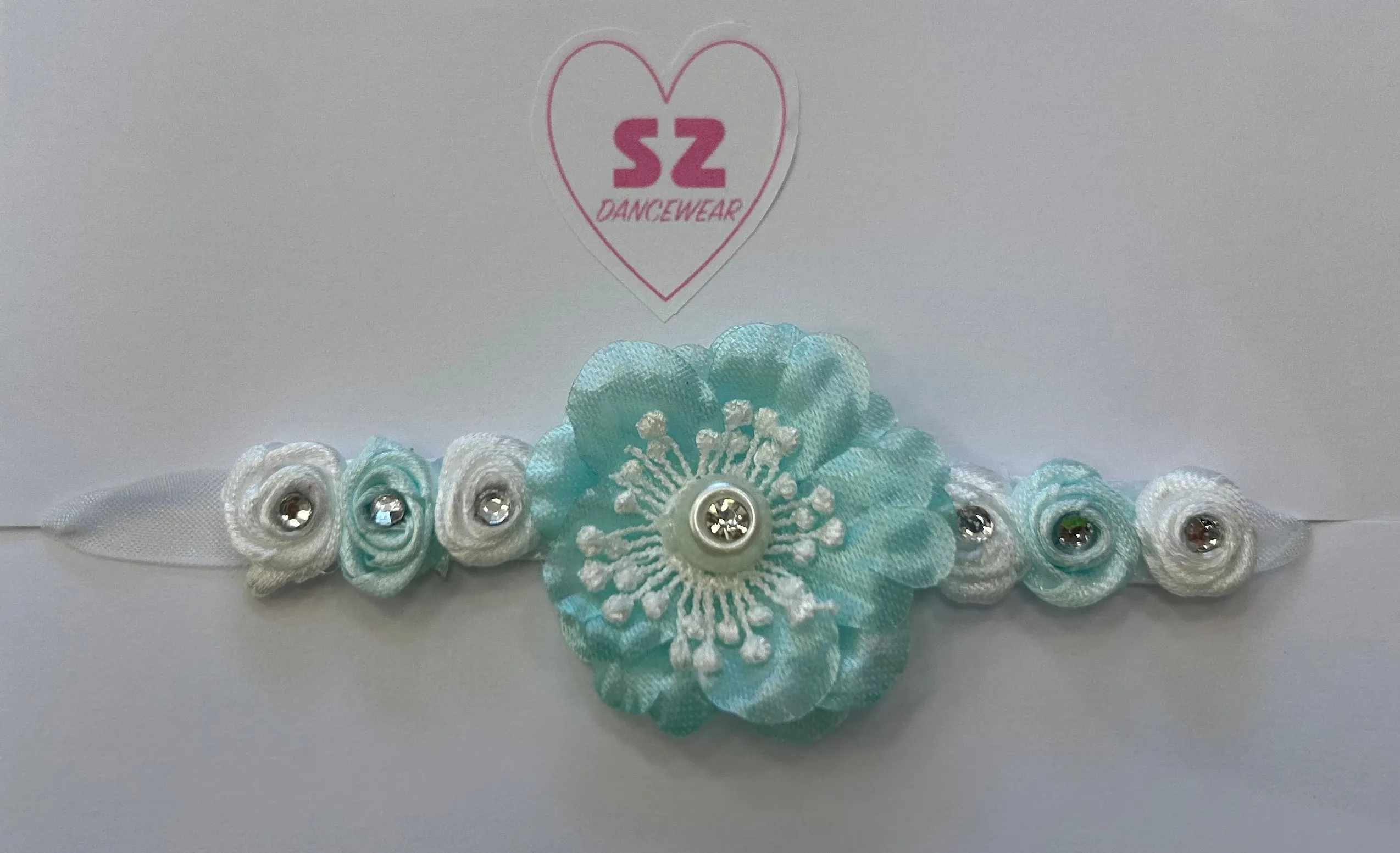 Ice Blue & White Bunwrap