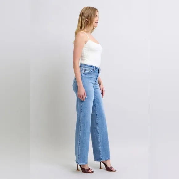 Judy Blue High Rise Medium Wash Classic Retro Wide Leg Jeans Regular Plus NEW
