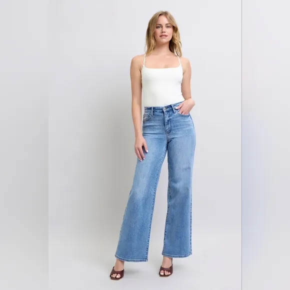 Judy Blue High Rise Medium Wash Classic Retro Wide Leg Jeans Regular Plus NEW