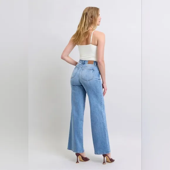 Judy Blue High Rise Medium Wash Classic Retro Wide Leg Jeans Regular Plus NEW