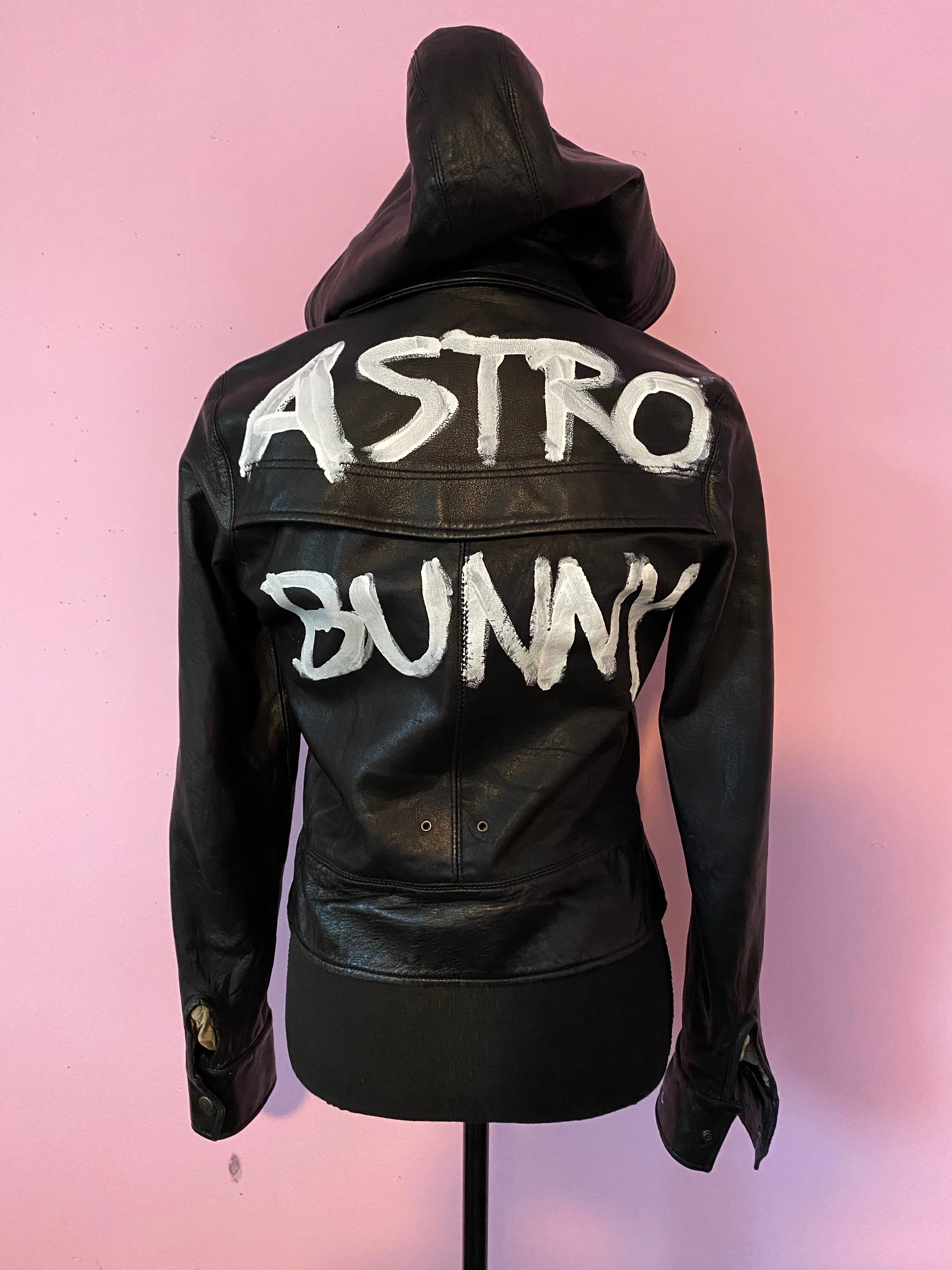 Kellesimone Waits, "ASTROBUNNY"