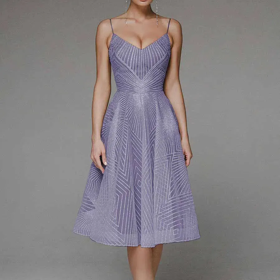 Mariola® | Charming dress with an open back and sophisticated details