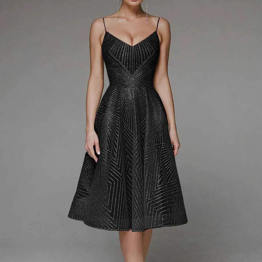 Mariola® | Charming dress with an open back and sophisticated details