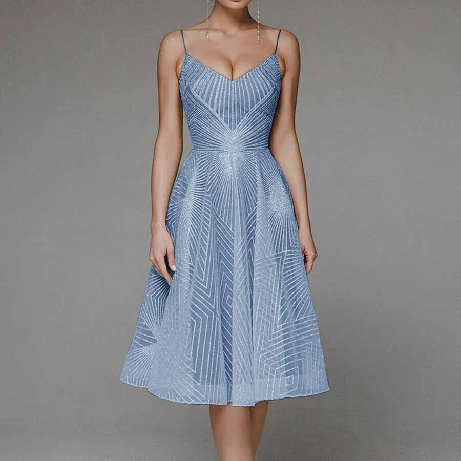 Mariola® | Charming dress with an open back and sophisticated details