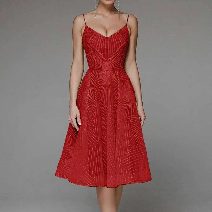 Mariola® | Charming dress with an open back and sophisticated details