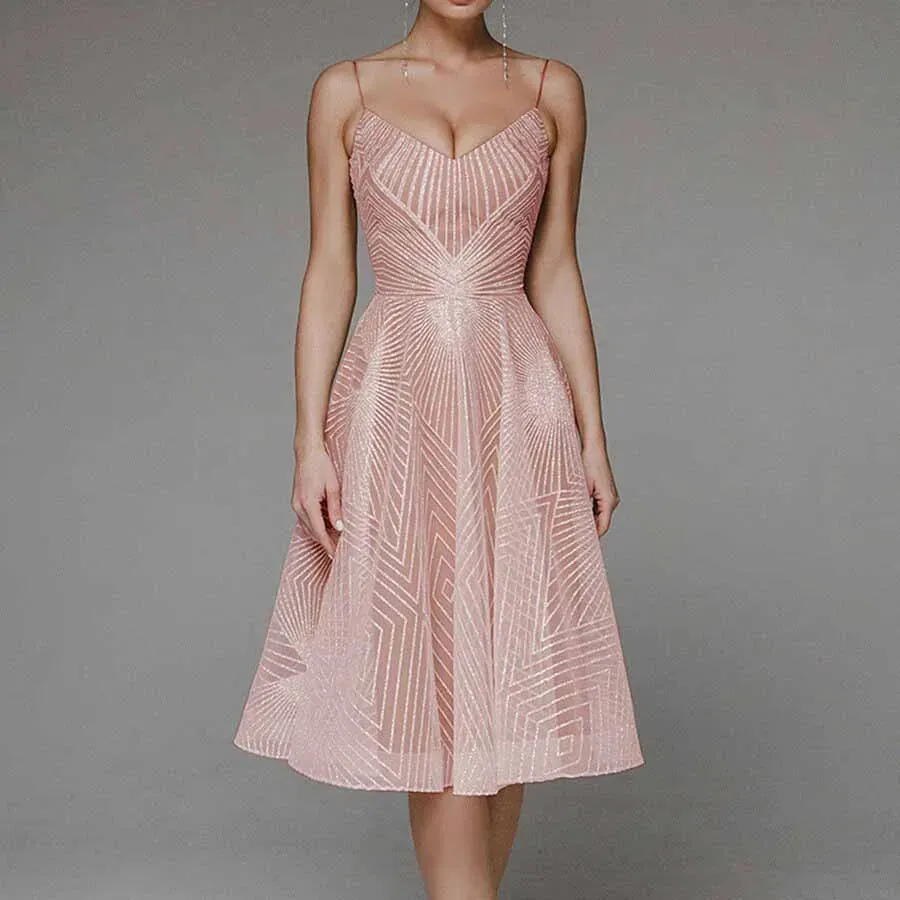 Mariola® | Charming dress with an open back and sophisticated details