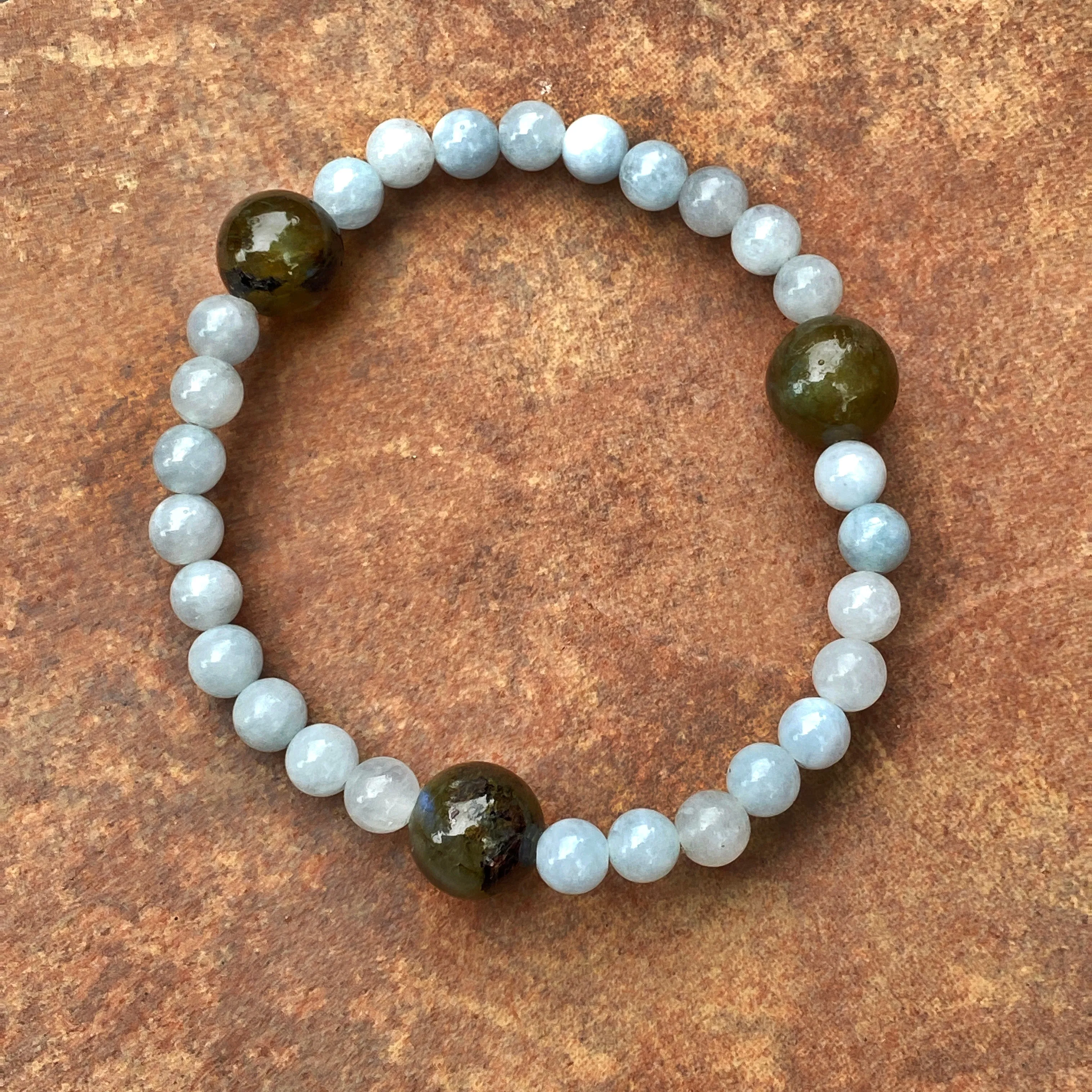 Men’s Aquamarine & black Labradorite semiprecious Gemstone stretch bracelet.