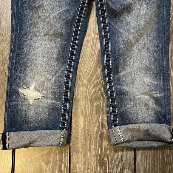 Miss Me Embellished Signature Cuffed Capri Women's Size 24