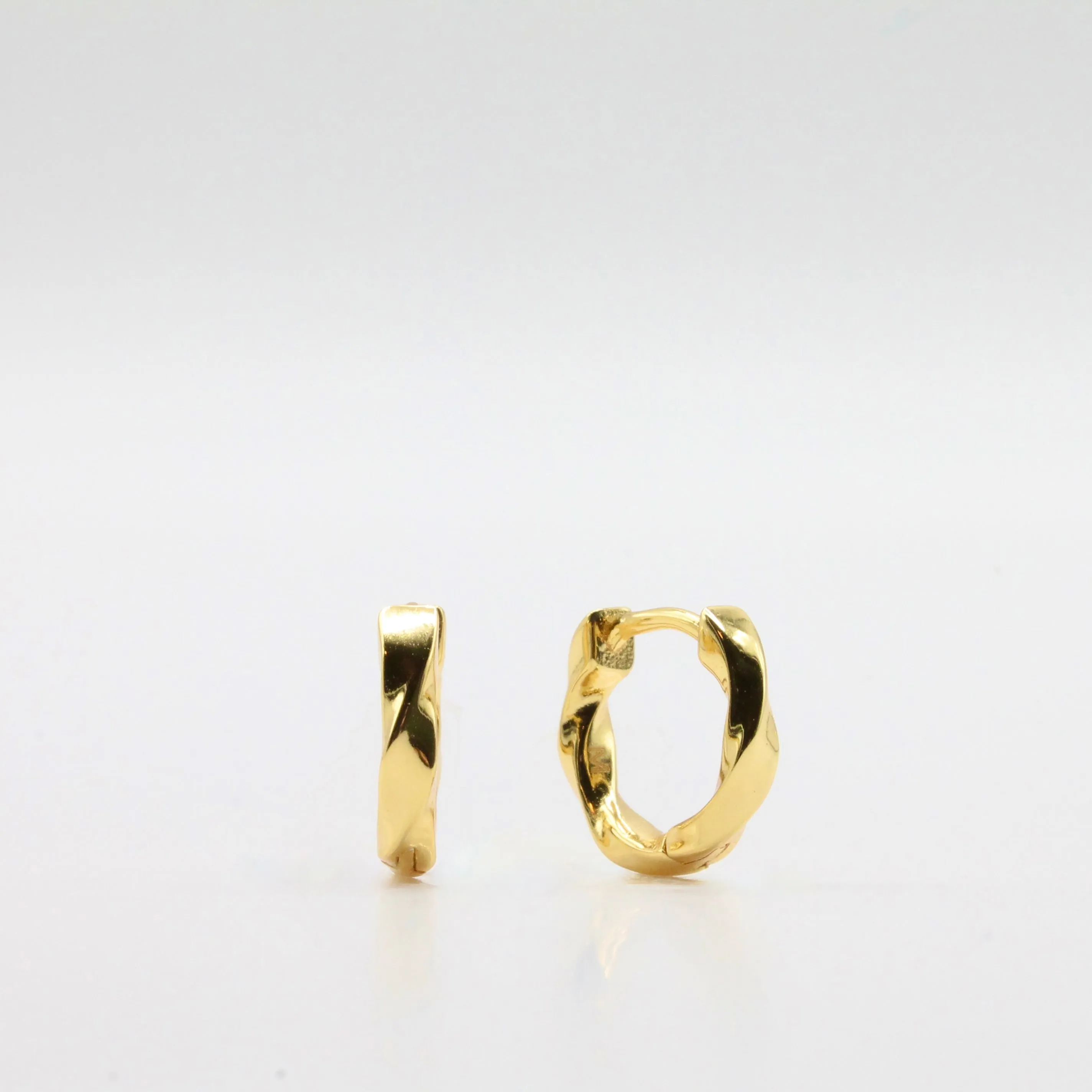 Mobius Hoops