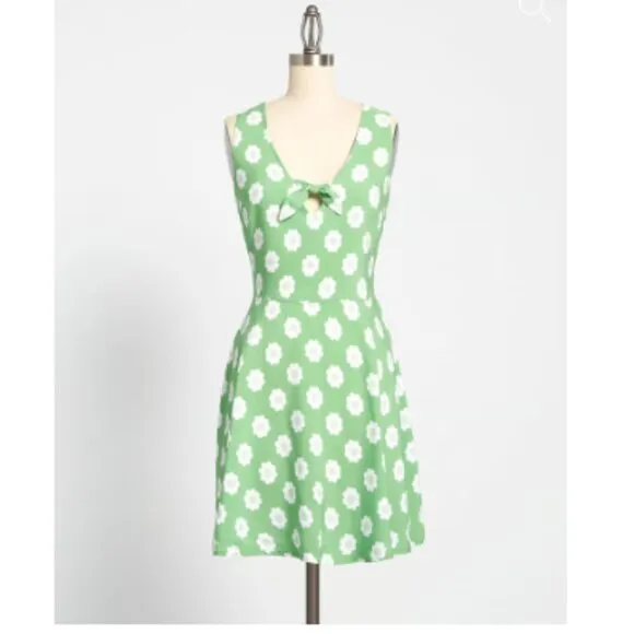 ModCloth Marketing My Words A-Line Dress Green &amp; White Polka Dot Women's Size 10