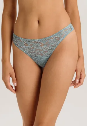Moments - Thong