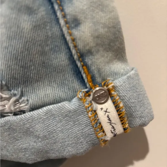 One Teaspoon Bandit Denim Women's Shorts in blue tornado size 32 NWT