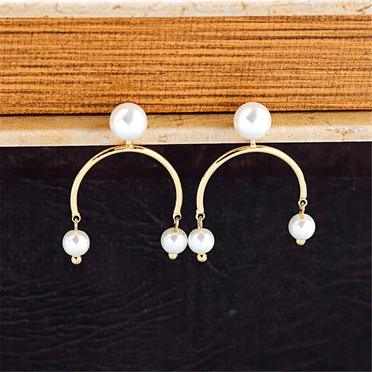 Pearl & 18K Gold-Plated Curved Line Ear Jackets