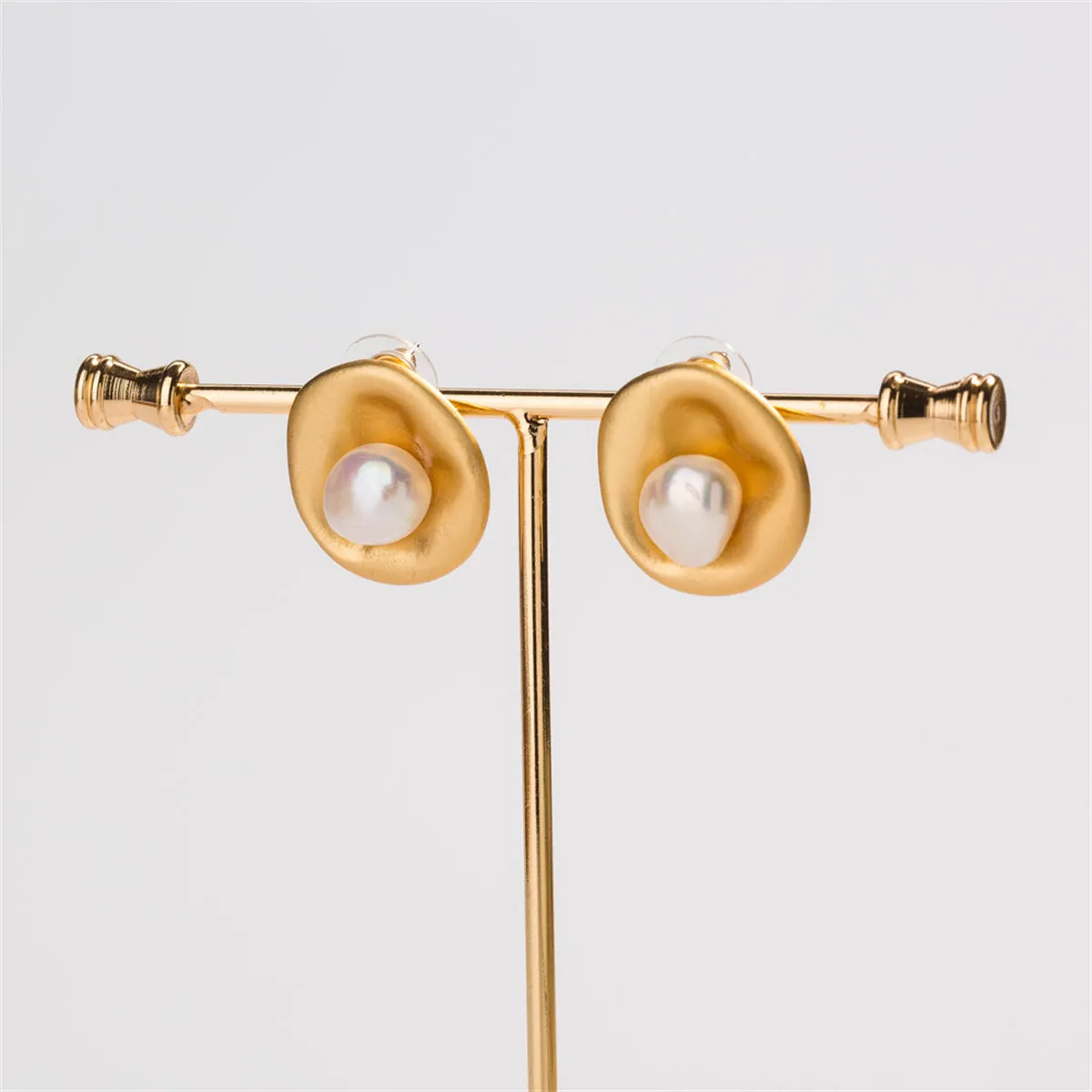 Pearl & 18K Gold-Plated Hammered Circle Stud Earrings