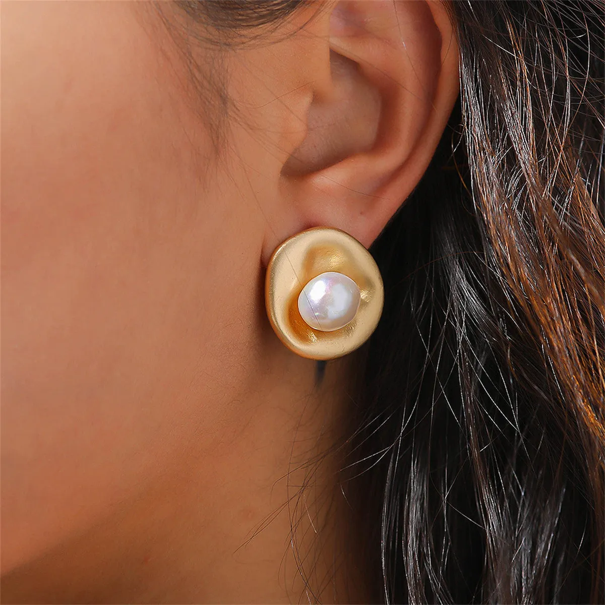 Pearl & 18K Gold-Plated Hammered Circle Stud Earrings