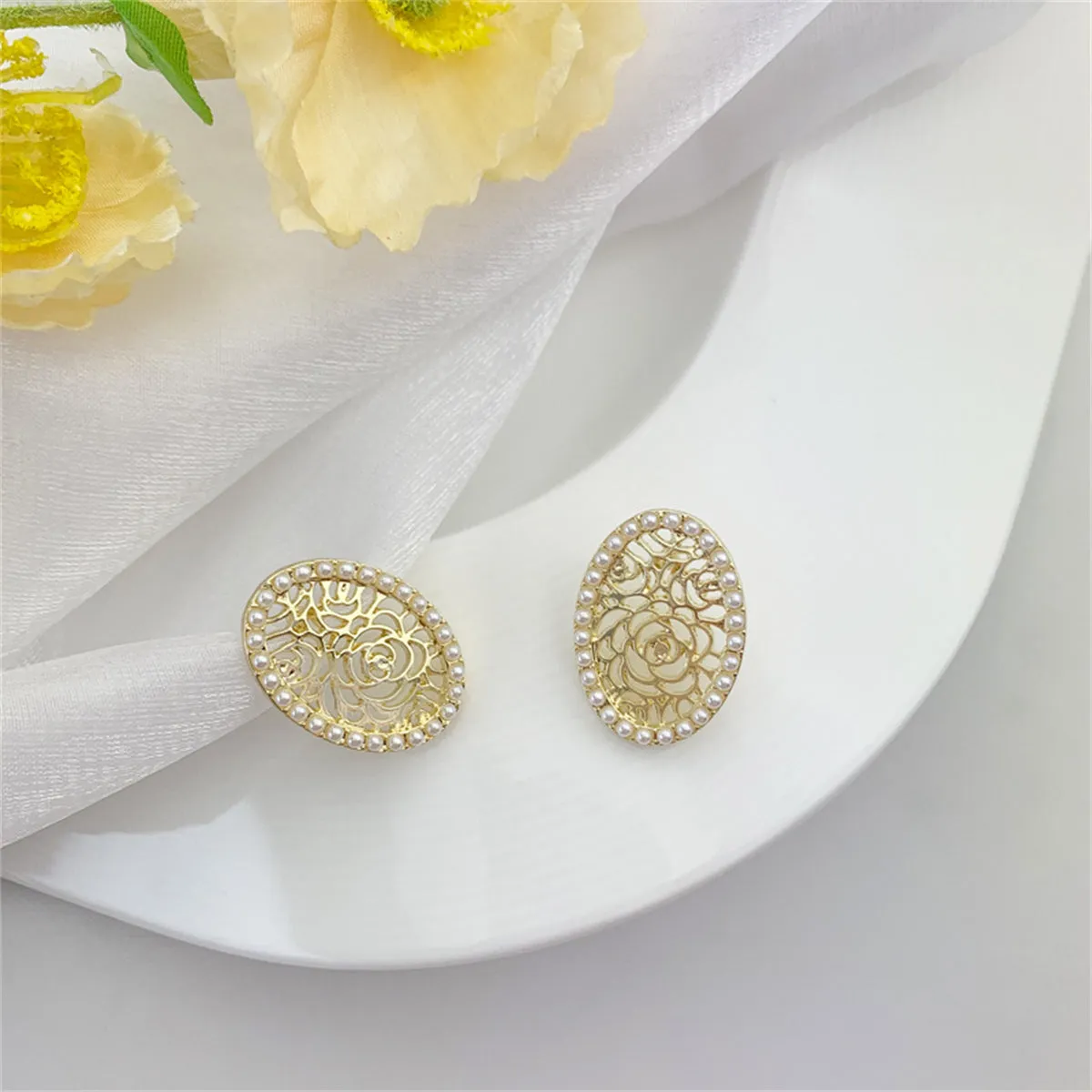Pearl & 18K Gold-Plated Intricate Circle Stud Earrings