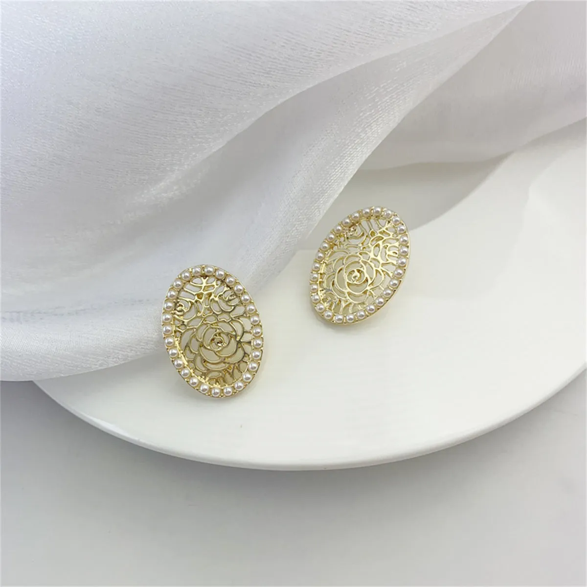 Pearl & 18K Gold-Plated Intricate Circle Stud Earrings