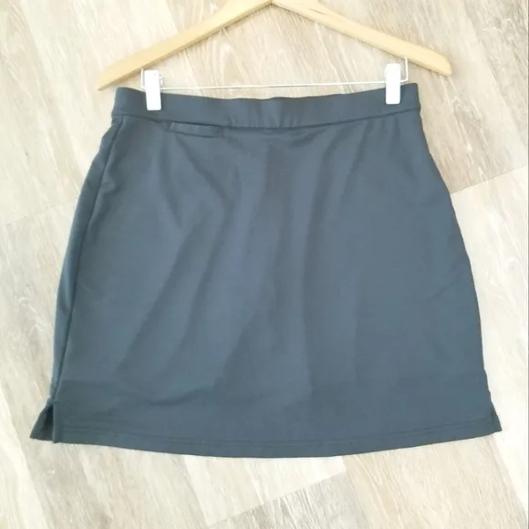 Peter Millar Women's Alice Petal Golf Skort Skirt Black Tennis Athleisure Active