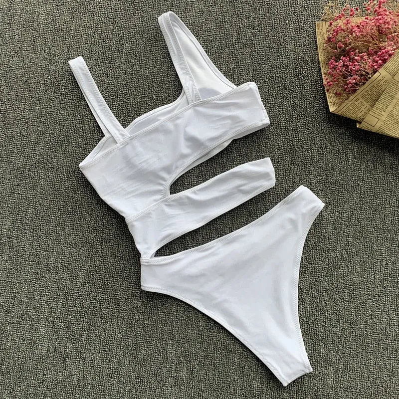 Ramona® | Fashionable and minimalist   swimsuit