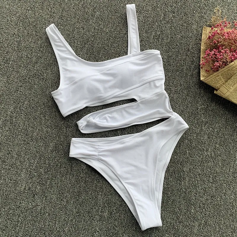 Ramona® | Fashionable and minimalist   swimsuit
