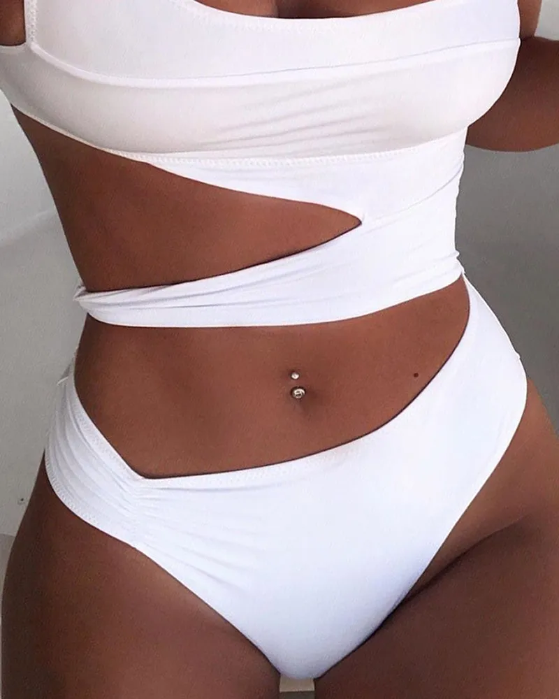 Ramona® | Fashionable and minimalist   swimsuit