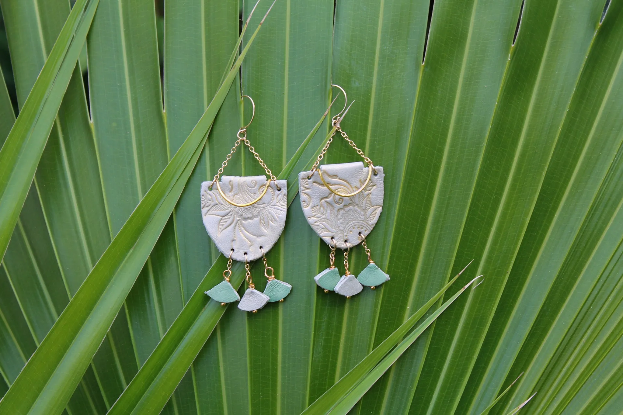 Shield Earring / Golden Elemental