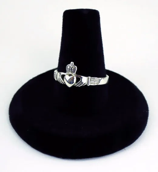 Small Claddagh Ring