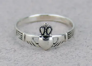 Small Claddagh Ring